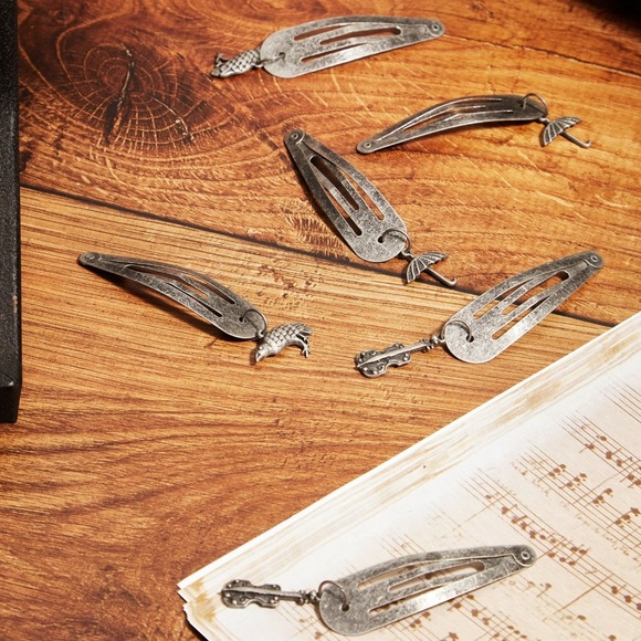 Wednesday Clips - Picture 2 of 2